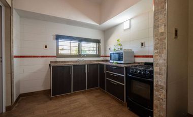 Moderna propiedad de 2 dorm en Lomas de San José