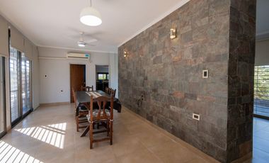 Moderna propiedad de 2 dorm en Lomas de San José