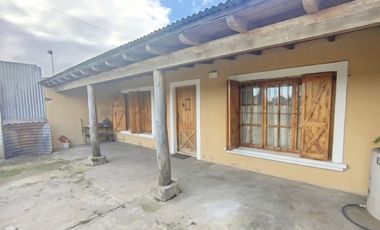 Propiedad con 2 viviendas sobre Av 91-Necochea