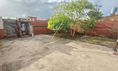 Propiedad con 2 viviendas sobre Av 91-Necochea