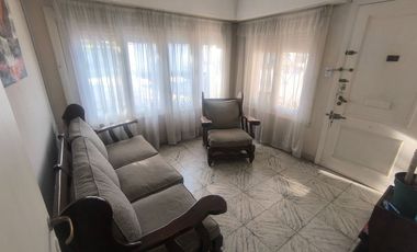 Casa en Venta 4 ambientes Quincho y Cochera