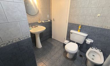 Casa en Venta 4 ambientes Quincho y Cochera