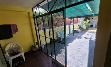 VENTA CASA 3 AMBIENTES CON QUINCHO Y COCHERA MERLO