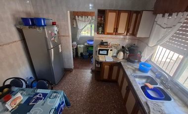 VENTA CASA 3 AMBIENTES CON QUINCHO Y COCHERA MERLO