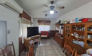VENTA CASA 3 AMBIENTES CON QUINCHO Y COCHERA MERLO
