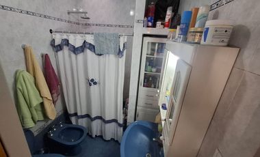 VENTA CASA 3 AMBIENTES CON QUINCHO Y COCHERA MERLO