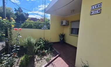 VENTA CASA 3 AMBIENTES CON QUINCHO Y COCHERA MERLO