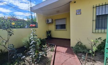 VENTA CASA 3 AMBIENTES CON QUINCHO Y COCHERA MERLO