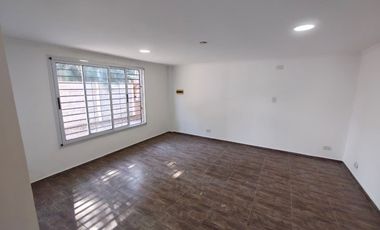 CASA EN VENTA PARQUE SICARDI 4 DORMITORIOS