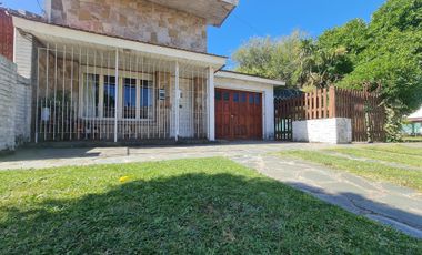 VENTA CASA 5 AMB PARQUE LURO + DUPLEX APTA CREDITO