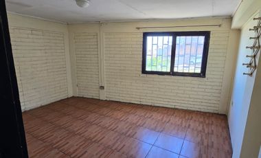 CASA ESQUINA EN SECTOR SUR EN IQUIQUE