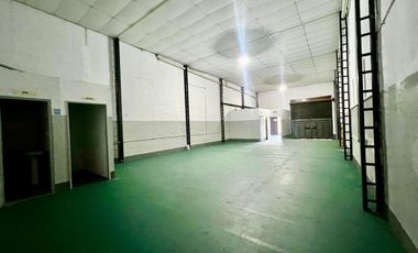 Venta galpon con local San Martin oport inv