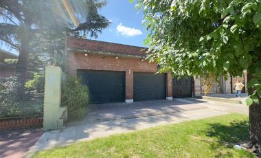 VENTA GALPON BURZACO + 2 LOCALES AL FRENTE