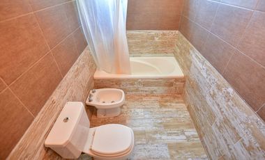 Venta Casa Tres Dormitorios Parque Sicardi