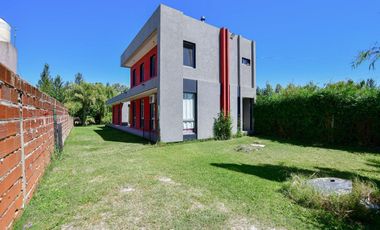 Venta Casa Tres Dormitorios Parque Sicardi