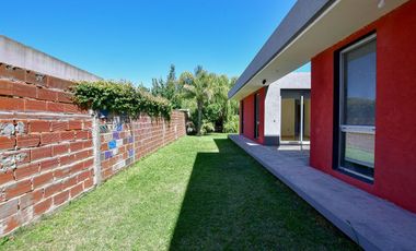Venta Casa Tres Dormitorios Parque Sicardi