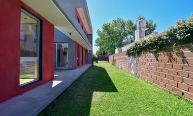 Venta Casa Tres Dormitorios Parque Sicardi