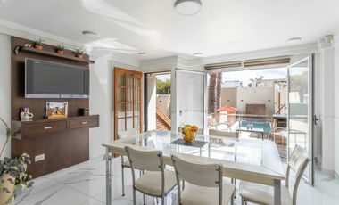 VENTA CASA - 6 AMB  PILETA/JARDIN/COCHERAS