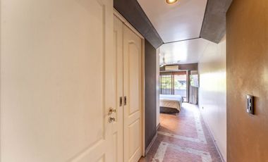 VENTA CASA - 6 AMB  PILETA/JARDIN/COCHERAS