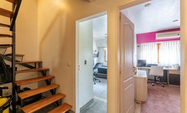 VENTA CASA - 6 AMB  PILETA/JARDIN/COCHERAS