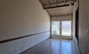 CASA 5 AMBIENTES EN VENTA BANFIELD APTA CREDITO
