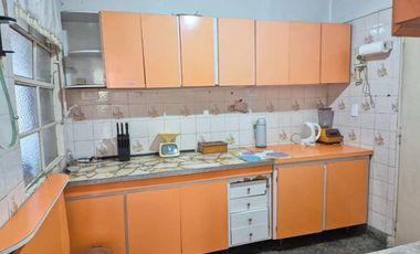 CASA 5 AMBIENTES EN VENTA BANFIELD APTA CREDITO