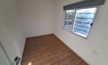 VENTA BLOQUE LOCAL + DEPTO 3 AMB A ESTRENAR J C P