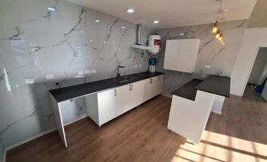 VENTA BLOQUE LOCAL + DEPTO 3 AMB A ESTRENAR J C P