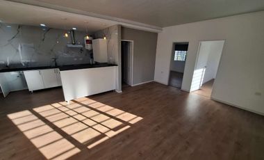 VENTA BLOQUE LOCAL + DEPTO 3 AMB A ESTRENAR J C P