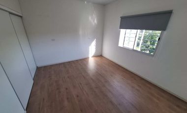 VENTA BLOQUE LOCAL + DEPTO 3 AMB A ESTRENAR J C P