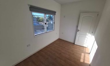 VENTA BLOQUE LOCAL + DEPTO 3 AMB A ESTRENAR J C P