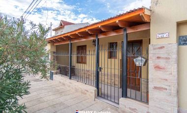 CASA EN VENTA 3 DORMITORIOS RECICLADA A NUEVA