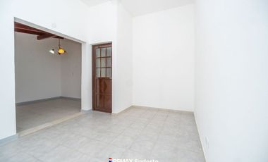 CASA EN VENTA 3 DORMITORIOS RECICLADA A NUEVA