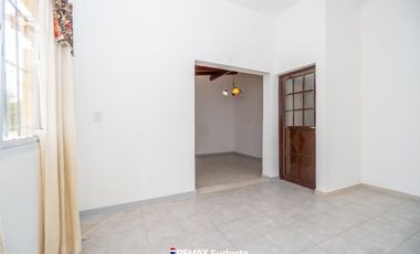 CASA EN VENTA 3 DORMITORIOS RECICLADA A NUEVA