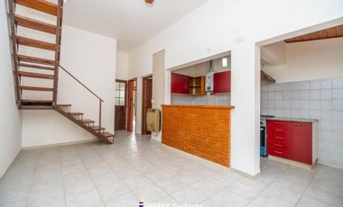 CASA EN VENTA 3 DORMITORIOS RECICLADA A NUEVA