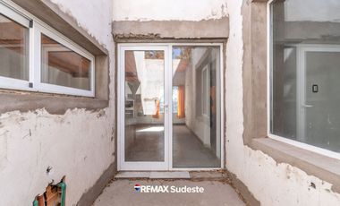 Amplia casa a estrenar con pileta