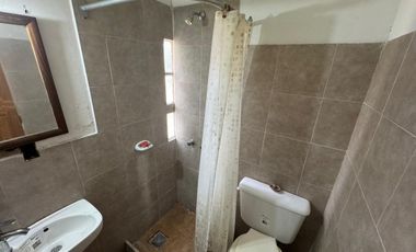 CASA EN VENTA EN LINCOLN CON PILETA