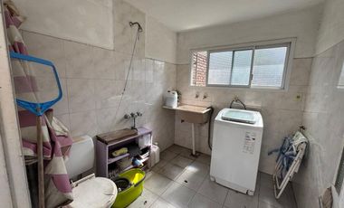 CASA EN VENTA EN LINCOLN CON PILETA