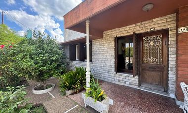 CASA EN VENTA EN LINCOLN CON PILETA
