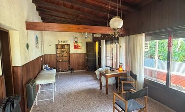 CASA EN VENTA EN LINCOLN CON PILETA