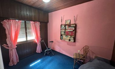 CASA EN VENTA EN LINCOLN CON PILETA