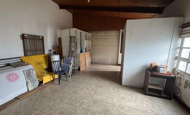 CASA EN VENTA EN LINCOLN CON PILETA