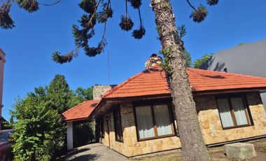 Venta Casa Country El Jaguel 3 ambientes 2 baños 3 habitaciones escritorio parrilla golf pileta sum
