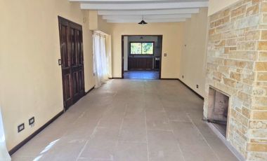 Venta Casa Country El Jaguel 3 ambientes 2 baños 3 habitaciones escritorio parrilla golf pileta sum