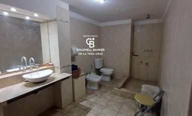 Amplio inmueble apto oficinas/empresas/consultorios