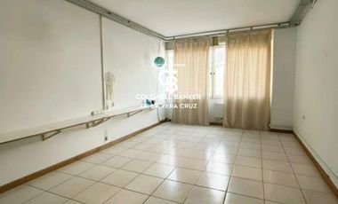 Amplio inmueble apto oficinas/empresas/consultorios