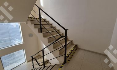 Edificio Comercial, TRES PLANTAS PARA OFICINAS