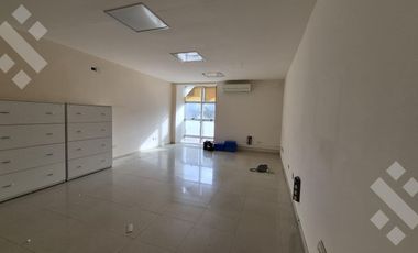 Edificio Comercial, TRES PLANTAS PARA OFICINAS