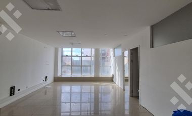 Edificio Comercial, TRES PLANTAS PARA OFICINAS