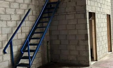Depósito de 698 m2 cubiertos en Florida